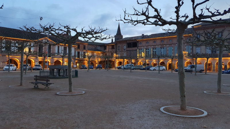 place aux couverts de Lisle-sur-Tarn